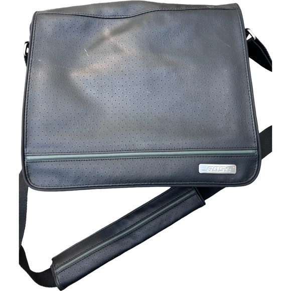 Bose SoundDock Portable Travel Bag Carrying Case With Shoulder Strap Black - Picture 1 of 8